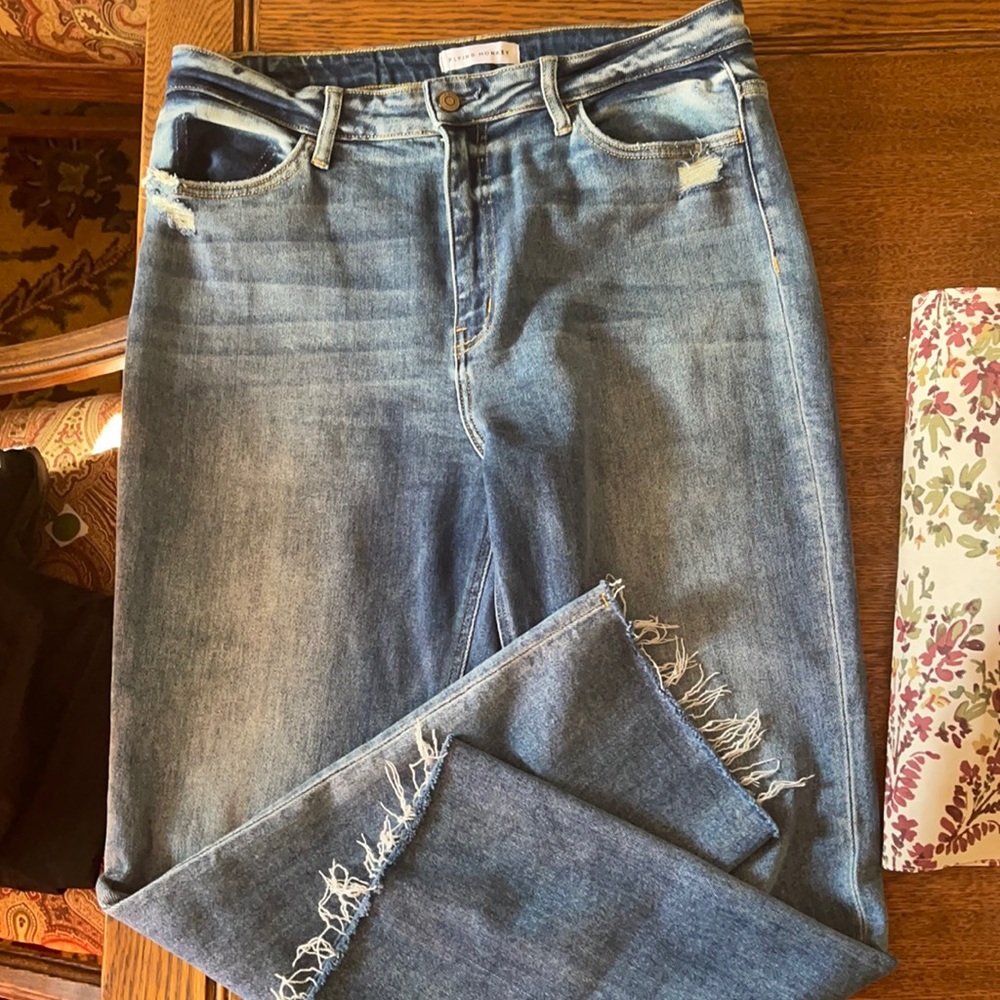 NWOT Flying Monkey raw hem ankle length jean.